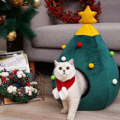 Niche pour Chat forme sapin